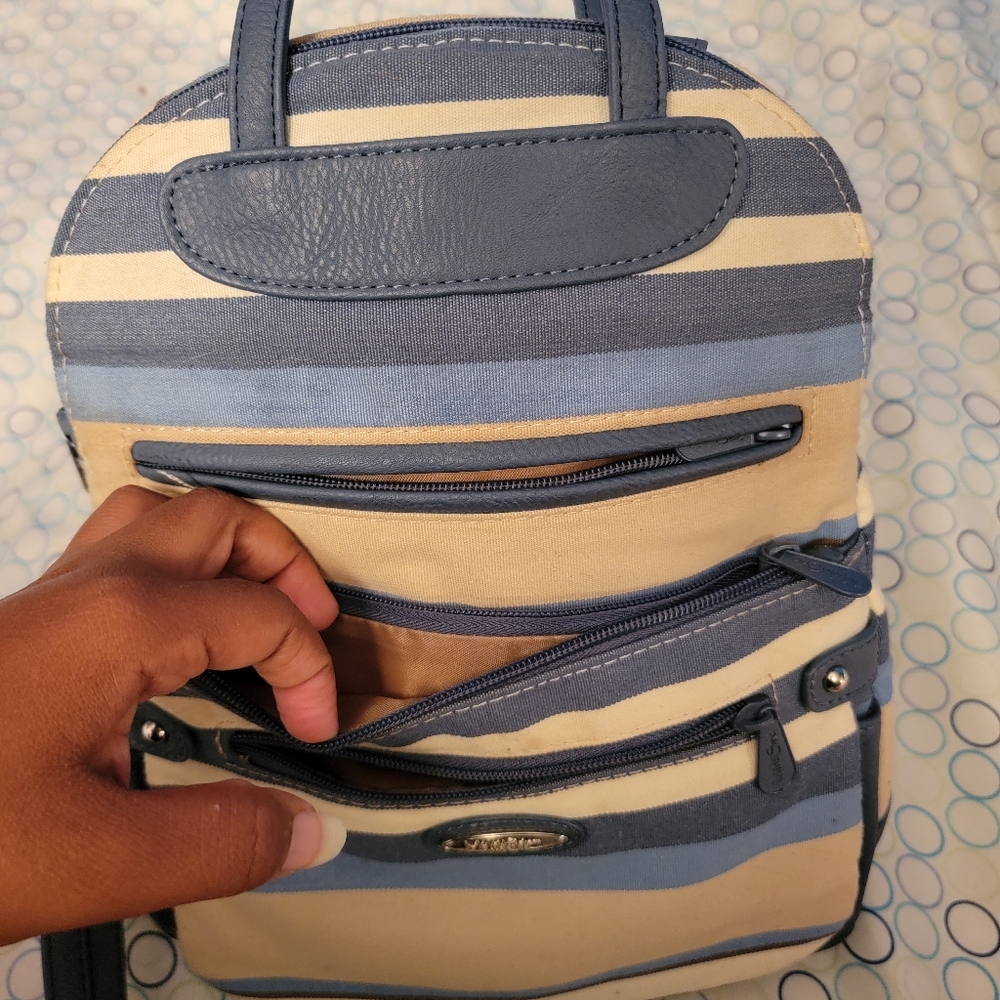 Backpack - Picture 7 of 12